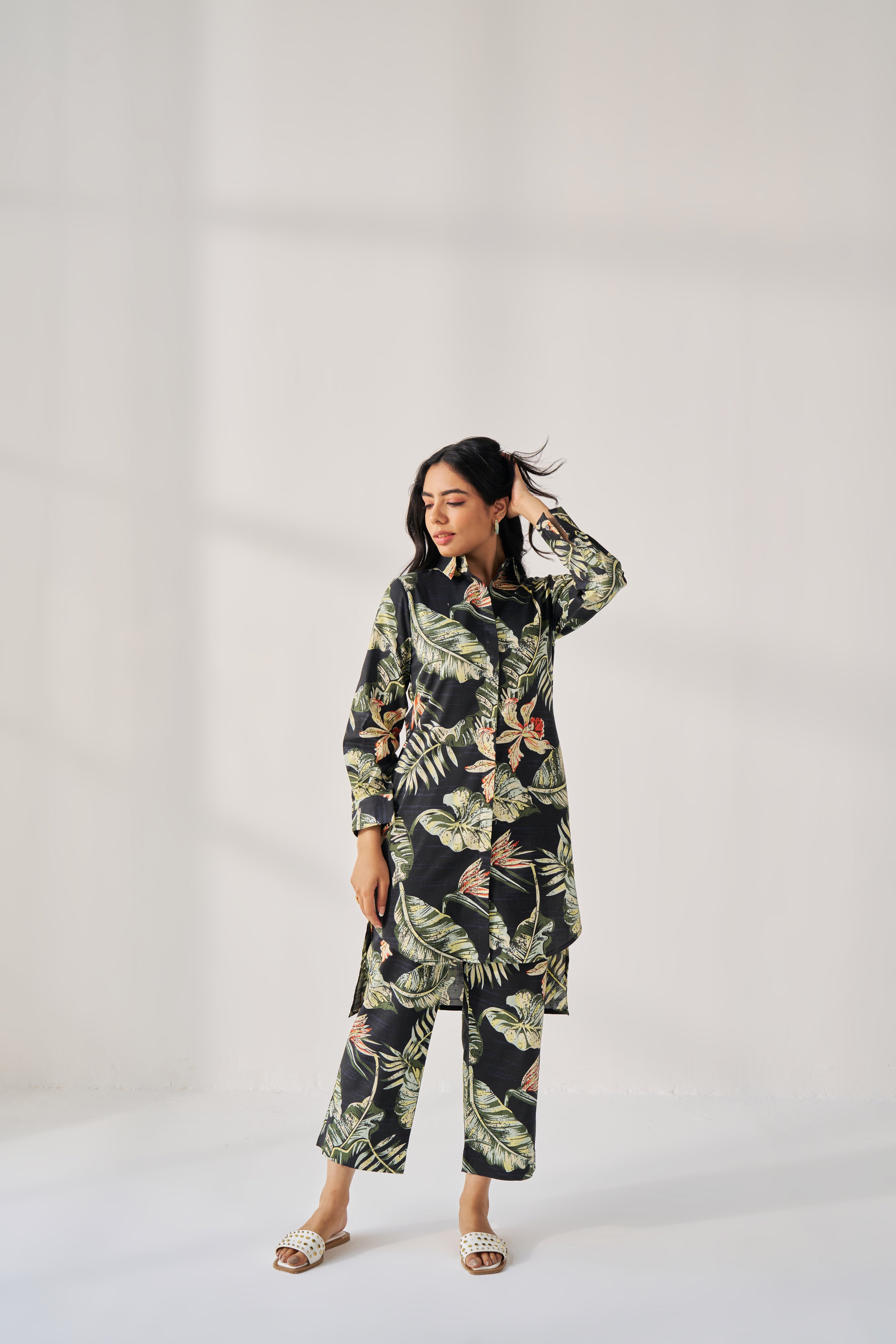 DARK NIGHT-TROPICAL PRINT BLACK COORD SET