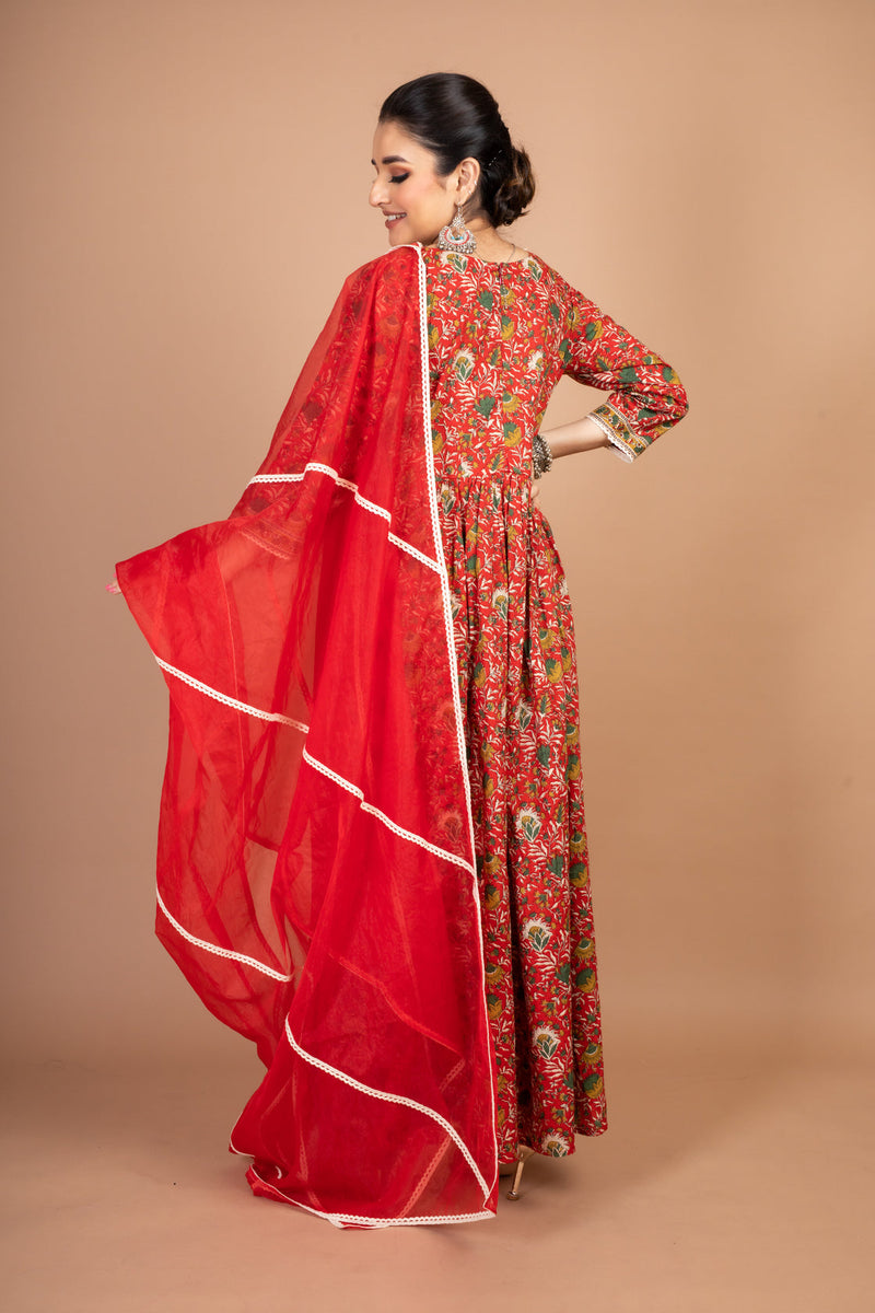 Netra- Adaara Red Floral Print Suit Set with crochet detail and Organza Dupatta - Adaara